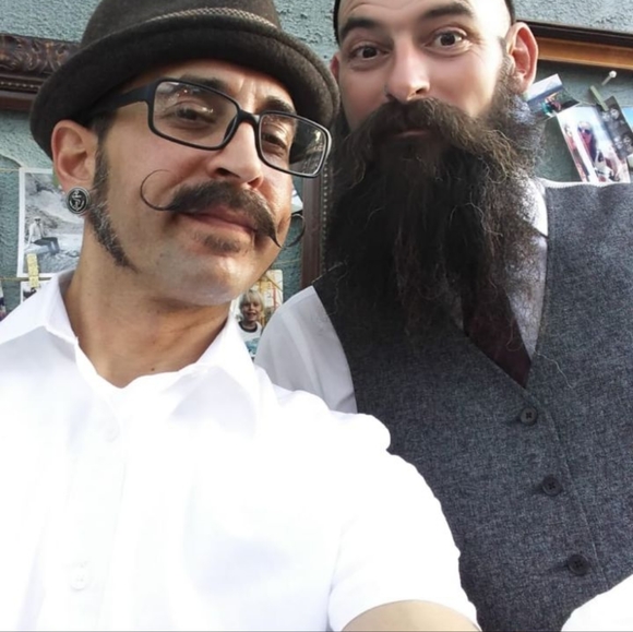 Meet your Posher, Peter - Picture 1 of 4